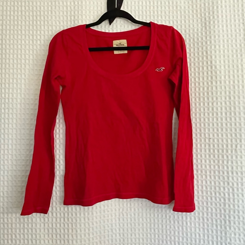 Hollister red long sleeve T-Shirt size small